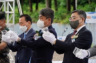 최병암 산림청장이 15일 강원도 철원군에서 열린 ‘철원 남북산림협력센터 착공식’에 참석하고 있다.