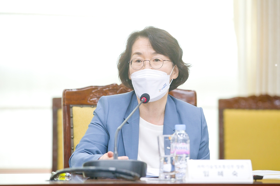 임혜숙 과학기술정보통신부 장관이 12일 오후 대전광역시 유성구 한국항공우주연구원에서 열린 ‘제20회 국가우주위원회’에 참석해 발언하고 있다.