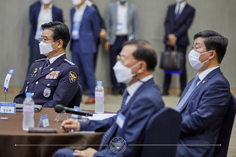 김창룡 경찰청장이 1일 오전 정부세종컨벤션센터에서 열린 자치경찰제 전면시행 기념행사에 참석해 있다.