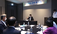 <p>통계청(청장 류근관)은 10월 5일(화) 대전 호텔 오노마에서 "사업체 비대면 조사 정착을 위한 지방청 간부 워크숍"을 개최했다.</p>