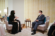 아랍에미리트(UAE)를 방문 중인 정의용 외교부 장관이 9일(현지시간) 두바이에서 림 빈트 이브라힘 알 하쉬미 UAE 외교·국제협력부 특임장관 겸 두바이 엑스포 조직위원장을 면담하고 있다. 