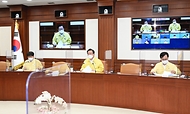 김부겸 국무총리가 8일 세종로 정부서울청사에서 열린 아프리카돼지열병(ASF) 관계장관회의를 주재하고 있다.