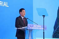 정의용 외교부 장관이 8일 2021 서울 유엔 평화유지 장관회의에서 발언하고 있다.