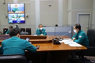 18일 서울 세종로 정부서울청사 서울상황센터에서 제14호 태풍 난마돌 대처상황 점검회의가 진행되고 있다.