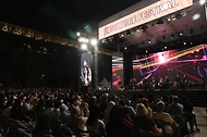<p>1일 오후 서울 광화문 광장에서 열린 &lsquo;2022 한국문화축제&rsquo; 개막제에서&nbsp;K드라마와 OST를 주제로 한 갈라쇼와 토크 콘서트가 열리고 있다.&nbsp;</p>