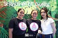 김건희 여사가 지난 14일(현지시간) 인도네시아 발리에 위치한 유스토피아(Youthtopia)를 방문해 환경운동을 펼치고 있는 청년 활동가 위즌(Wijsen) 자매를 만나고 있다. 
