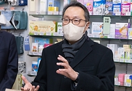 박민수 보건복지부 제2차관이 5일 세종시 아름동의 한 공공심야약국을 방문해 발언을 하고 있다. 