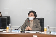 오유경 처장이 21일 충북 음성군 한국소비자원에서 열린 ‘식품의약품안전처-한국소비자원 업무협약식’에서 발언을 하고 있다. 