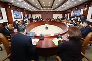 22일 서울 종로구 정부서울청사에서 제13회 국정현안관계장관회의가 진행되고 있다.