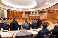 19일 서울 서초구 서울지방조달청에서 ‘2022년도 공공기관 안전관리등급 심사단 전체회의’가 진행되고 있다.