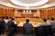 19일 서울 서초구 서울지방조달청에서 ‘2022년도 공공기관 안전관리등급 심사단 전체회의’가 진행되고 있다.