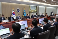 25일 서울 용산구 대통령실 청사에서 국무회의가 진행되고 있다.