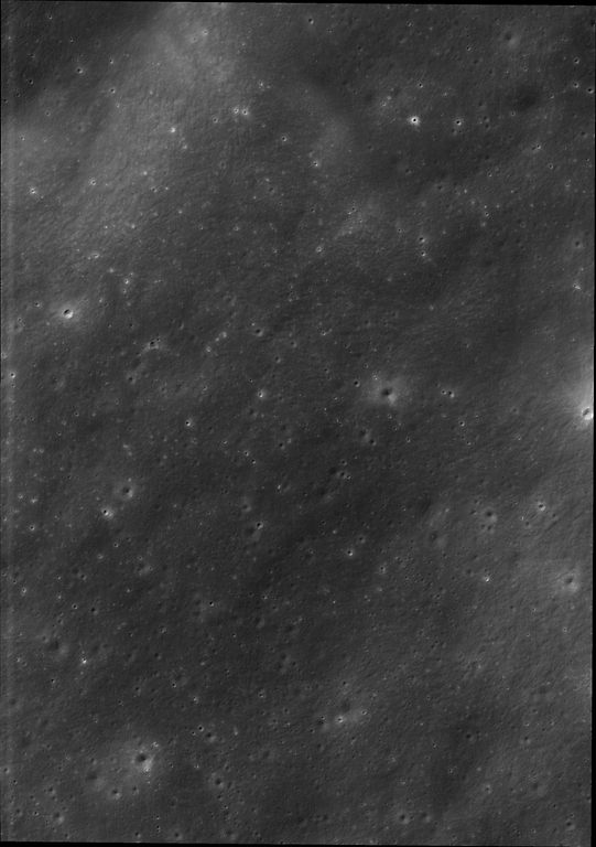 과학기술정보통신부와 한국항공우주연구원이 13일 다누리의 시운전운영기간 1개월 동안 다누리가 달 임무궤도(달 상공 약 100km) 상에서 달 표면을 고해상도카메라로 촬영한 사진을 공개했다. 지난달 5일 다누리가 레이타 계곡을 관측한 사진. (출처=한국항공우주연구원)