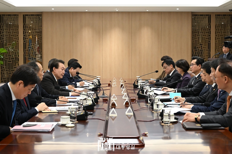 15일 서울 용산구 대통령실 청사에서 ‘제13차 비상경제민생회의’가 진행되고 있다.