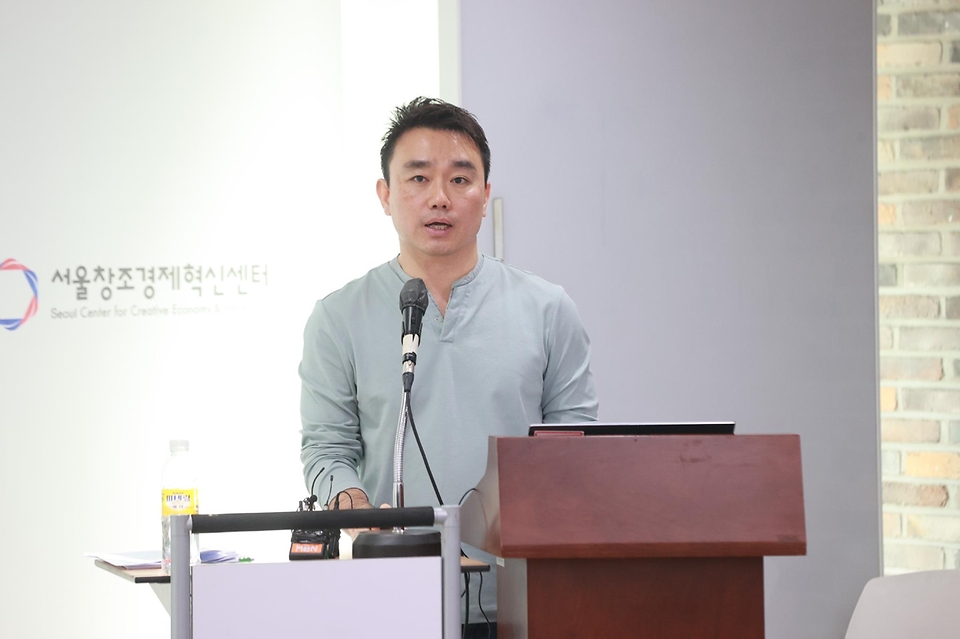 김태수 네오사피엔스 대표가 3일 서울 용산구 서울창조경제혁신센터에서 열린 ‘AI 분야 창업기업 간담회’에 참석해 발언하고 있다.