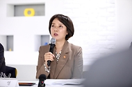 이영 중소벤처기업부 장관이 7일 서울 마포구 팀플레이스에서 열린 ‘소상공인·전통시장 민생 간담회’에서 인사말을 하고 있다.