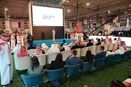 이영 중소벤처기업부 장관이 12일(현지시간) 사우디아라비아 리야드에서 열린 사우디아라비아 최대 글로벌 스타트업 행사 ‘Biban 2023’ 월드컵 개막식에서 인사말을 하고 있다.