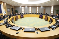 14일 세종시 정부세종청사에서 제11회 국무회의가 진행되고 있다.