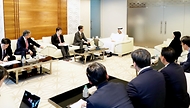 안덕근 산업통상자원부 통상교섭본부장이 15일(현지시간) UAE 에너지인프라부 회의실에서 수하일 모하메드 알 마즈루이 UAE 에너지인프라부 장관과 면담하고 있다.
