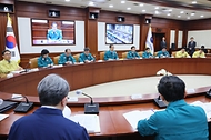 28일 서울 종로구 정부서울청사에서 중앙안전관리위원회가 진행되고 있다.