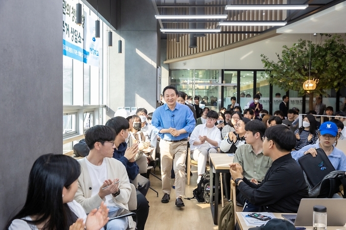 원희룡 국토교통부 장관이 3일 인천시 미추홀구 인하대학교에서 열린 ‘캠퍼스 청년 주거 상담소’에 참석하고 있다.