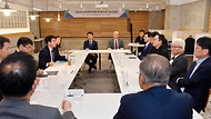 11일 서울 강남구 굿닥에서 ‘공공데이터 활용 기업 간담회’가 진행되고 있다.