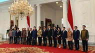 정황근 농림축산식품부 장관이 15일(현지시간) 인도네시아 자카르타 대통령궁에서 조코 위도도 대통령을 예방한 자리에서 참석자들과 기념촬영을 하고 있다.