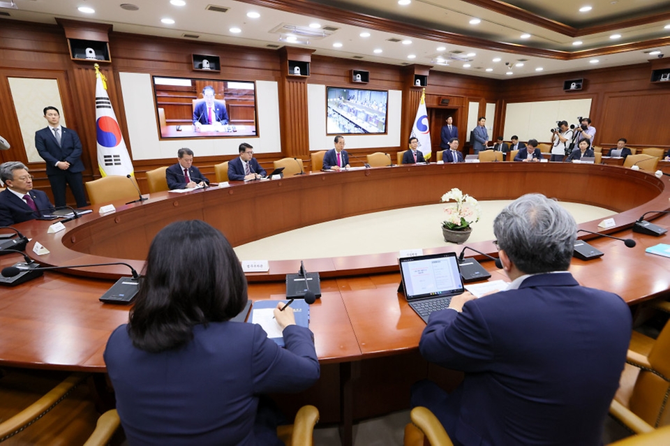 19일 서울 종로구 정부서울청사에서 ‘제22회 국정현안관계장관회의’가 진행되고 있다.