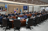 23일 서울 용산구 대통령실 청사에서 ‘제21회 국무회의’가 진행되고 있다.