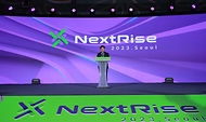 김주현 금융위원장이 1일 오전 서울 강남구 코엑스에서 KDB산업은행과 한국무역협회가 주관하고 벤처·스타트업 관련 5개 기관이 공동으로 개최하는 'NextRise 2023, Seoul' 박람회 개회식에 참석해 축사하고 있다.