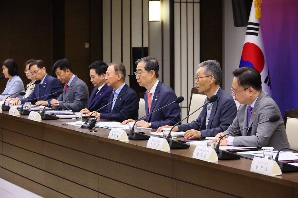 한덕수 국무총리가 5일 세종시 정부세종청사에서 열린 ‘국가보훈위원회’에서 발언하고 있다.