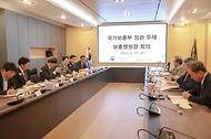 박민식 국가보훈부 장관이 21일 오전 서울시 강동구 중앙보훈병원에서 열린 전국보훈병원장 간담회에 참석하여 전국보훈병원장과 간담회를 하고 있다. 