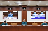한덕수 국무총리가 29일 서울 종로구 정부서울청사에서 ‘중앙·지방 안전 점검 회의’를 주재하고 있다.