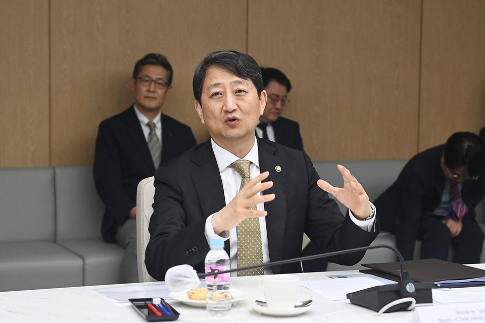 안덕근 산업통상자원부 통상교섭본부장이 20일 서울 중구 대한상공회의소 EC룸에서 열린 ‘온실가스 국제감축 협력을 위한 주한 대사 간담회’에서 발언하고 있다.