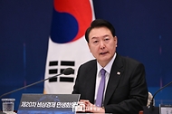윤석열 대통령이 13일 서울 종로구 청와대 영빈관에서 열린 ‘제20차 비상경제민생회의 겸 대한민국 초거대 AI 도약 회의’에서 발언하고 있다.