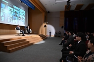 박진 외교부 장관이 15일 경기 성남 한국국제협력단에서 열린 ‘박진 장관님께 듣는 개발협력과 KOICA의 미래’에서 발언하고 있다.