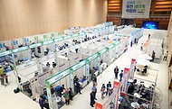 19일 서울 강남구 코엑스에서 ‘2023 원자력 생태계 박람회’가 진행되고 있다. 이번 박람회는 원전산업의 발전과 생태계 유지 및 판로개척 기반을 마련하고 원자력 인력의 취업·채용 활성화를 위해 개최됐다.