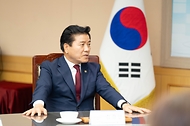 김경안 새만금개발청장이 19일 전북 전주시 전라북도청에서 열린 ‘새만금 거점 대학-산업도시 구축을 위한 업무 협약식’에서 발언하고 있다.