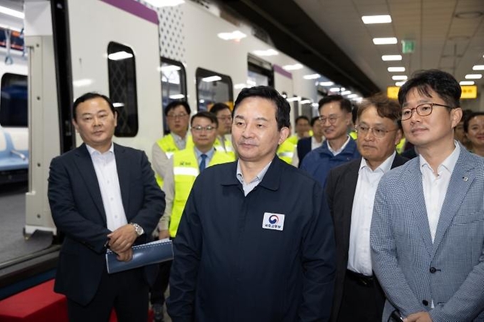 원희룡 국토교통부 장관이 21일 서울 강남구 수서고속철도(SRT) 수서역에서 진행된 ‘GTX-A 수서-동탄 구간 시운전 행사’에 참석하고 있다.