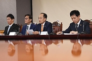 추경호 부총리 겸 기획재정부 장관이 21일 서울 중구 은행회관에서 열린 ‘비상거시경제금융회의’를 주재하고 있다.