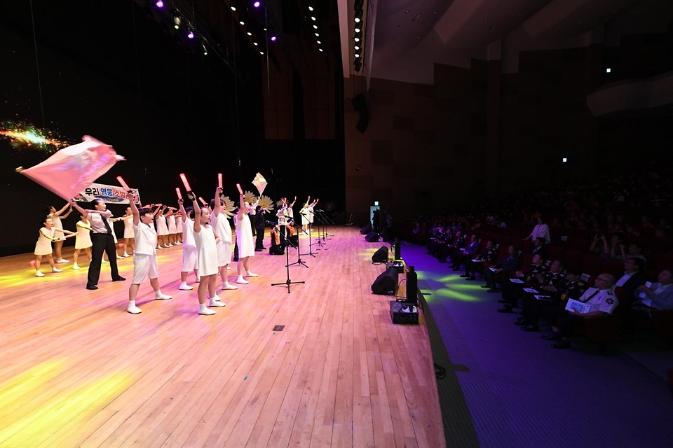 21일 인천 연수구 인천글로벌캠퍼스 대강당에서 ‘제24회 전국 119소방동요 경연대회’가 진행되고 있다.