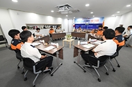 남화영 소방청장이 21일 인천 연수구 송도소방서에 열린 ‘남·다·름’(남화영 청장과 함께하는 다양한 이야기와 아름다운 소통)에서 발언하고 있다.