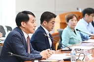 장영진 산업통상자원부 1차관이 22일 서울 강남구 한국기술센터 대회의실에서 열린 ‘특화단지 범부처 지원협의체 출범식’에서 발언하고 있다.