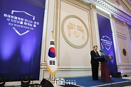 윤석열 대통령이 12일 서울 종로구 청와대 영빈관에서 열린 ‘청년 화이트해커와의 대화’에서 발언하고 있다.