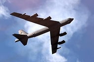 17일 경기 성남시 서울공항에서 열린 ‘서울 국제항공우주 및 방위산업전시회 2023’ 개막식에서 비행하는 미 공군 B-52 스트래토포트리스 전략폭격기.