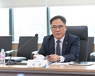 백원국 국토교통부 제2차관이 18일 경기 화성시 자율주행차 테스트베드(K-City) 내 미래혁신센터에서 열린 ‘기업간담회’에서 발언하고 있다.