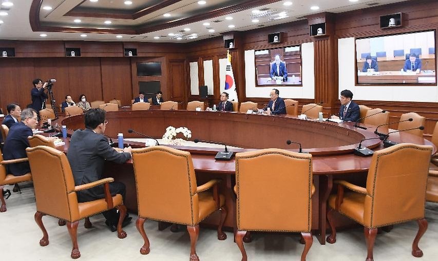 31일 서울 종로구 정부서울청사에서 ‘제237차 대외경제장관회의’가 진행되고 있다.