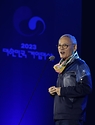 유인촌 문화체육관광부 장관이 15일 부산 해운대구 벡스코에서 열린 2023 대한민국 게임대상 시상식에 참석해 축사를 하고 있다.
