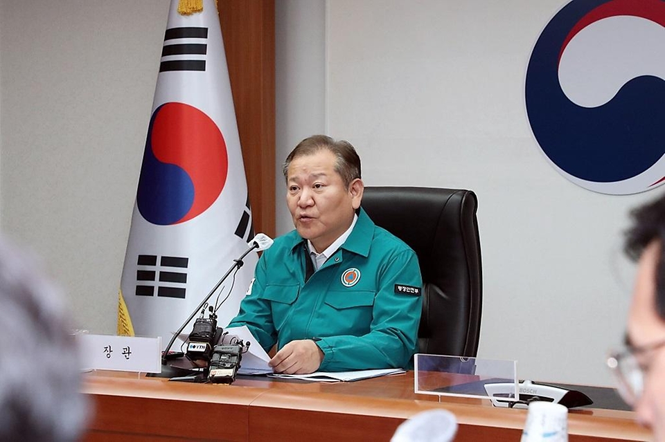 이상민 행정안전부 장관이 19일 서울 종로구 정부서울청사에서 열린 ‘지방행정전산서비스 장애 대책본부’ 회의에 참석해 모두발언하고 있다.