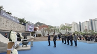 박민식 국가보훈부 장관이 17일 오전 서울 서대문독립공원 순국선열 추념탑에서 열린 ‘제84회 순국선열의 날 기념식’에 참석하여 주요내빈과 함께 순국선열추념탑 참배를 하고 있다.